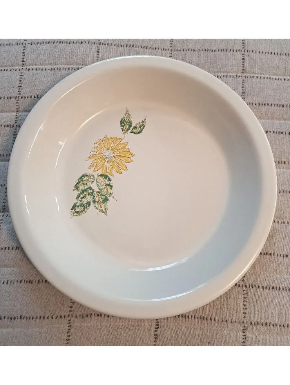 Vintage Universal Potteries Yellow Daisy Ballerina Pattern Pie Plate 9.25